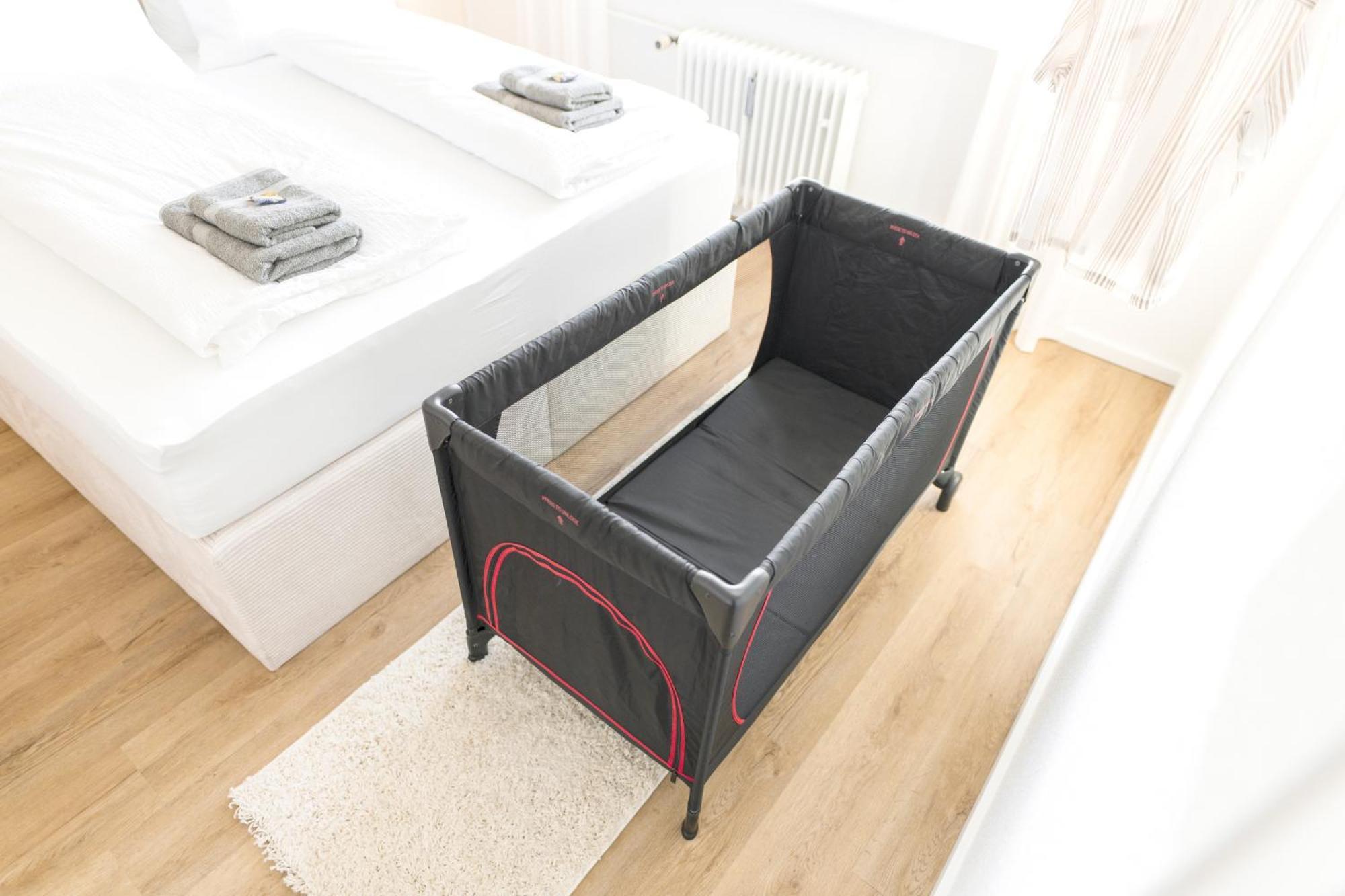 Wolfsburg Innenstadt - Happyhome - Direkt In Der Porschestrasse, 5 Personen & Kind, 3 Zimmer Exterior photo